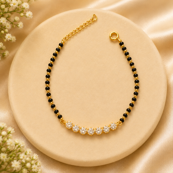 Black Beads Crystal Curve Bracelet
